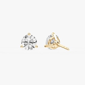 Boucles d'oreilles clous en or 14 carats avec diamant de laboratoire de forme unique, taille brillant couleur D, certifiées IGI, à trois griffes, motif gardien - Product Image 3