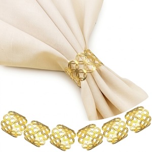 Anillos de Servilleta con Flor de Lirio Dorada, Hebillas Metálicas Esmaltadas con Pedrería para Banquetes de Boda, Fiestas de Navidad y Decoración de Mesa - Product Image 3