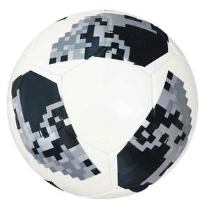 ฟุตบอลเย็บมือคุณภาพพรีเมียมพร้อมโลโก้และดีไซน์สั่งทำพิเศษ ขนาดสำหรับผู้ใหญ่ พร้อมไส้ในเสริมความแข็งแรง - Product Image 1