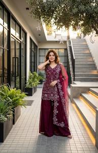 ชุดส่าหรีแบบดั้งเดิมสำหรับผู้หญิง ปักลายสวยงาม พร้อมผ้าคลุมไหล่ ความยาวระดับเข่า ทรงเข้ารูป สไตล์อินเดีย-ปากีสถาน เหมาะสำหรับงานแต่งงานและงานปาร์ตี้ - Product Image 2