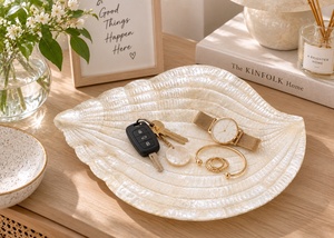 Plateau de toilette décoratif artisanal léger en coquille de Capiz, finition nacrée pour hôtels de luxe et salles de bain de complexes hôteliers - Product Image 3