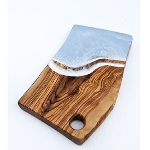 Nouvelle Arrivée Planche à Fromage au Design Unique Fait Main avec Poignée en Bois de Mangue Naturel et Résine, Planche à Découper pour Légumes et Aliments - Product Image 6