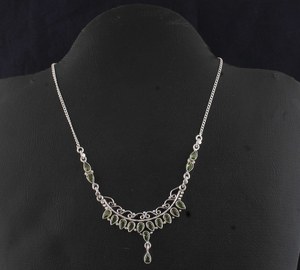 Colgante de peridoto hecho a mano en plata de ley 925, elegante colgante de joyería, regalo para mujer, cumpleaños - Product Image 4