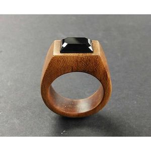 แหวนนิ้วเรซิ่นไม้ธรรมชาติ ดีไซน์โดดเด่น สำหรับงานเครื่องประดับแฟชั่น - Product Image 1