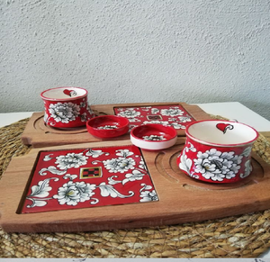 Plateaux rectangulaires en bois foncé avec décor de carreaux en forme de tulipes turques. Disponible aux prix de gros. - Product Image 4