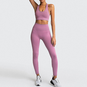 Ensemble de yoga côtelé pour femme : Crop top dos nageur col en V et leggings taille haute, manches longues, couleur unie, respirant, séchage rapide, devant - Product Image 4