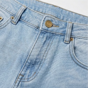 Shorts en jean droits personnalisables grande taille pour femme – Taille haute, décontracté, confort quotidien, tenue d'été - Product Image 4