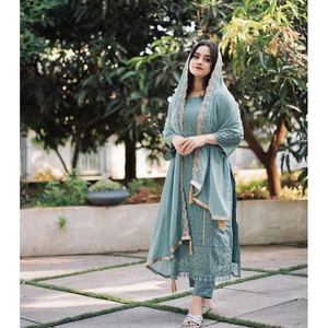 กางเกงผ้าจอร์เจียสำหรับงานปักลำดับต้นๆ - Product Image 1