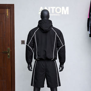 ชุดเซ็ตเสื้อฮู้ดดี้และแจ็คเก็ต กางเกงขาสั้น แบรนด์ OEM รับทำโลโก้ตามสั่ง ผลิตจำนวนมาก สไตล์ลำลอง สตรีทแวร์ ผ้าโพลีเอสเตอร์ ไนลอน ชุดวอร์มกันลม สำหรับผู้ชาย - Product Image 4