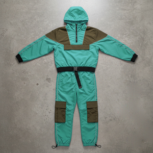 ชุดวอร์มไนลอนแบบมีฮู้ด กางเกงขาสั้น และเสื้อแจ็คเก็ตกันลม น้ำหนักเบา สไตล์สตรีทแวร์ แบบแพทช์เวิร์ค ผลิตตามสั่ง (OEM) - Product Image 1