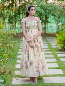 ชุดเดรสยาวลายดอกไม้สไตล์ลำลองน่ารักแฟชั่นใหม่ประจำฤดูร้อนปี 2026 ของ AARYA แบบหลวมสไตล์ตะวันตก แขนสั้น ซักได้ - Product Image 3