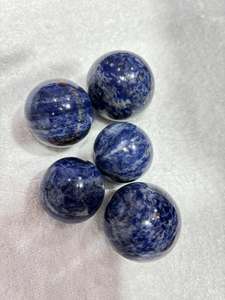 Sphère de cristal de lapis-lazuli de qualité supérieure pour l'équilibrage des chakras et l'utilisation spirituelle, disponible en grande quantité - Product Image 2