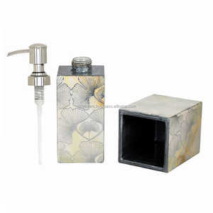 Juego de Accesorios de Baño Personalizables, Resistentes al Agua, de Resina Impresa Artísticamente, Hechos a Mano para Casas Boutique y Baños de Diseño - Product Image 2