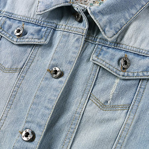 Chaqueta vaquera para mujer, corte ajustado, cuello vuelto, chaqueta vaquera de moda con bolsillos en el pecho y laterales. - Product Image 5