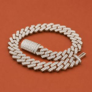Bracelet de luxe en argent 925 avec moissanite, chaîne cubaine, coupe ronde brillante, pour un usage quotidien - Product Image 3