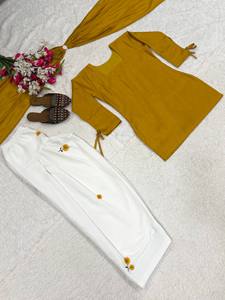 Conjunto de Kurti Corto Amarillo Mostaza de Moda con Bordado Floral Blanco, Traje Patiala Salwar y Pañuelo, Estilo Casual Indio Pakistaní Punjabi - Product Image 2