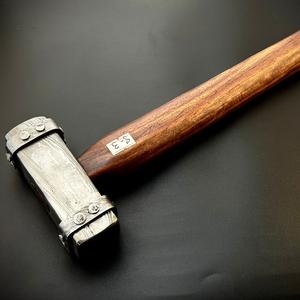 Martillo Vikingo de Acero de Damasco Hecho a Mano por Steel Craft International, Mango de Hickory Grabado, Martillo para Clavos de Grado Industrial, OEM - Product Image 6