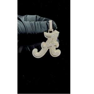 Mejor Colgante Personalizado de Plata de Ley 925 con Inicial y Moissanita, Fuerte Protección Antideslustre, Letra Personalizada, Estilo Hip Hop para Hombre - Product Image 4