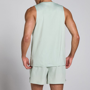 เสื้อกล้ามออกกำลังกายผู้ชายทรงเข้ารูป ผ้าสแปนเด็กซ์/คอตตอน แห้งเร็ว ลายการ์ตูน ย้อมสีแบบไทได พร้อมป้ายติดไหล่และลายปัก - Product Image 4