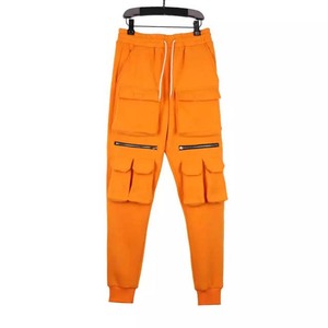 Pantalon de survêtement cargo décontracté pour homme, taille mi-haute, en molleton, avec cordon de serrage et poches, personnalisable avec logo imprimé - Product Image 4