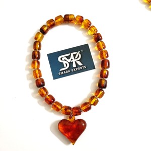 Collier tendance en résine artisanale avec perles d'ambre et pendentif cœur brillant, bijou de mode fait main, cadeau original - Product Image 1