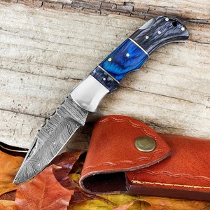 Cuchillo Plegable Artesanal DIY de Acero de Damasco con Punta Recta, Mango de Madera y Funda de Cuero - Personalización OEM - Product Image 1