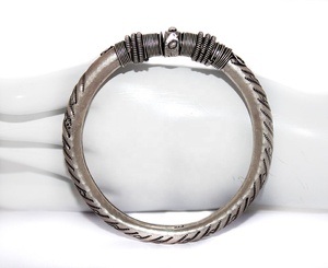 Bracelets Joncs Classiques Vintage Antiques en Argent Sterling 925 Oxydé pour Anniversaire d'Enfants - Vente en Gros - Product Image 4