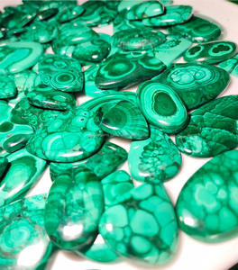 Cabujón de piedras preciosas sueltas de malaquita Natural, forma de mezcla pulida, cabujón para hacer todos los tamaños de cristal de colgantes de joyería, piedras preciosas - Product Image 3