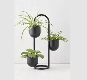 Jardinière en métal de style contemporain pour les jardins de balcon d'appartement, offrant une présentation compacte et élégante des plantes - Product Image 4