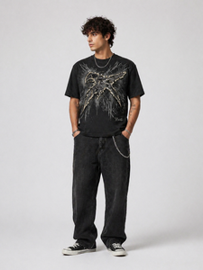 Camiseta Oversize para Hombre con Gráfico de Cruz, Tejido Texturizado, Efecto Desgastado, Lavado Ácido, Estilo Urbano, Algodón Pesado - Product Image 5