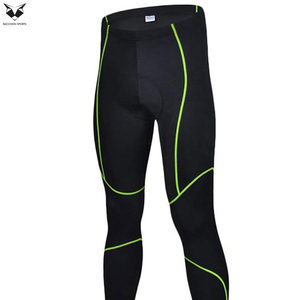 Leggings de compression pour hommes, vêtements de sport et de course, avec logo personnalisé imprimé, produit unique en noir et vert. - Product Image 5