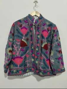 เสื้อแจ็คเก็ตปักมือซูซานีคุณภาพดีเยี่ยม แบบสั้น ผ้าควิลท์คันธา สไตล์วินเทจ ของขวัญสำหรับเธอ - Product Image 5