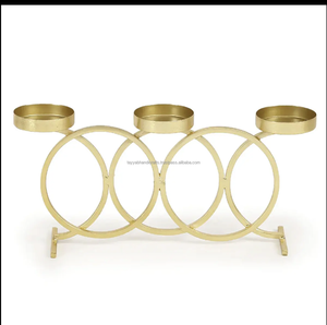 Porte-bougie en laiton Produit le plus vendu Nouveau design Décoration de fêtes Porte-bougie en provenance d'Inde - Product Image 3