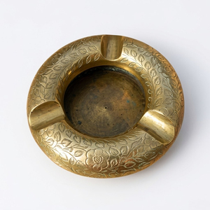 Cendrier en laiton fait main, rond, en métal, gravé de motifs floraux, pour cigares et cigarettes, pour la maison, le bar, le bureau, décorations de table - Product Image 1