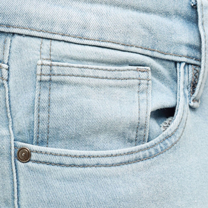 Jeans Rasgados Azul Claro para Hombre, Corte Slim Fit, Pantalones de Mezclilla Desgastados, Elásticos, Casuales, Ajustados, con Detalles Desgarrados - Product Image 3