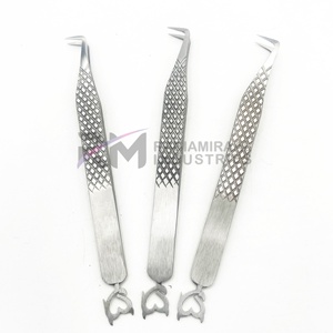 Pince à cils RMI en acier inoxydable avec poignée diamantée et design personnalisé en forme de cœur - Product Image 5