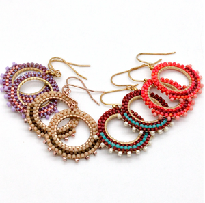 Pendientes de Borlas Multicolor con Diseño Circular en Colores Púrpura, Rosa, Beige, Rojo y Verde Azulado para Hacer Pendientes con Cuentas - Product Image 1