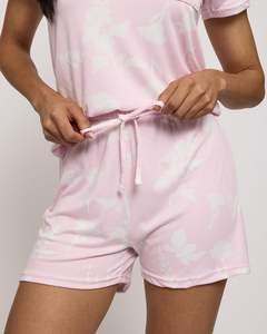 Ensemble décontracté pour femmes, grande taille, 2 pièces, t-shirt à manches courtes imprimé et short, fabriqué au Pakistan - Product Image 6