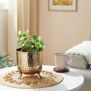 Vase à fleurs en laiton de qualité supérieure avec gravure florale indienne traditionnelle, parfait pour la décoration intérieure moderne, nouvelle arrivée - Product Image 1