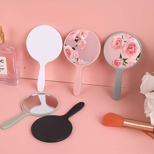 Miroir de Maquillage de Bureau Portable Rond Grossissant avec Poignée Simple pour Filles, Idéal pour Dortoir, Mini et Facile à Transporter - Product Image 3