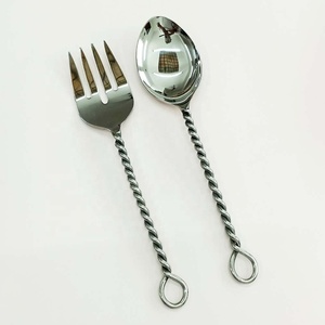 Ensemble de cuillères de service de fruits à salade et fourchette Ensemble de service de salade à poignée pleine torsion et boucle Outils de fruits et légumes Ensembles de conception royale - Product Image 3