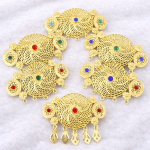 MOLL JEWELLERS - Mini Flores Elegantes de Aleación Chapada en Oro Vintage, Hechas a Mano, Ecológicas, Resistentes al Agua, con Protección Solar y Borlas - Product Image 2