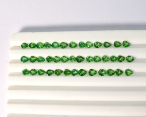 Tsavorite naturelle vert vif taille poire, pierres précieuses de 5x3 mm, 5x4 mm, 7x5 mm, qualité Eye Clean, pierres en vrac pour la joaillerie - Product Image 3
