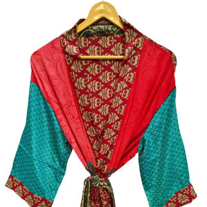 Regalos para ella: Kimono de patchwork, bata larga para dormir, ropa de noche, hecho a mano en India, kimono vintage de sari de seda reciclada. - Product Image 1