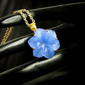 Colgante de Flor de Calcedonia Azul AAA, Collar de Flor de Cristal para Mujer, Colgante de Gema de Calcedonia Azul Tallado a Mano, Venta al por Mayor - Product Image 2