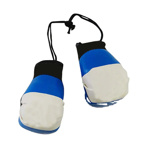 Mini Guantes de Boxeo de Cuero Rojo – Decoración Colgante con Cordones para Coche y Gimnasio - Product Image 4