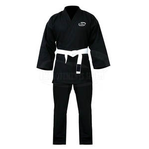 Ensemble d'uniformes de karaté de dernière conception confortable Vêtements d'entraînement durables pour la pratique du karaté - Product Image 1