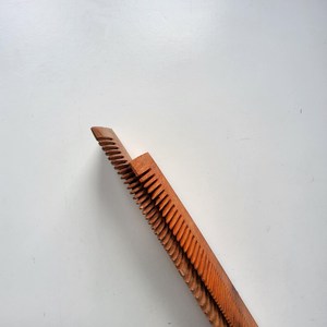 Peigne à barbe en bois au design sculpté de qualité supérieure, peigne à cheveux naturel, anti-statique, outil de coiffage avec emballage cadeau - Product Image 4