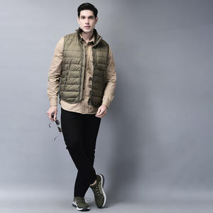 Cutter & Buck Gilet bouffant pour homme hybride Softshell Winter Outerwear avec fonction de séchage rapide Fermeture à glissière complète - Product Image 3