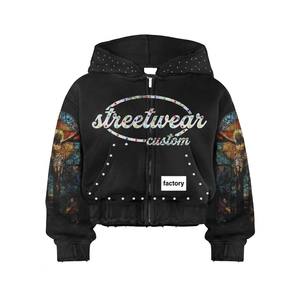 Sudadera con capucha y cremallera, estilo streetwear, con estampado de pedrería personalizado, unisex, oversize, de punto, negra, con logo frontal y diseño personalizado. - Product Image 1